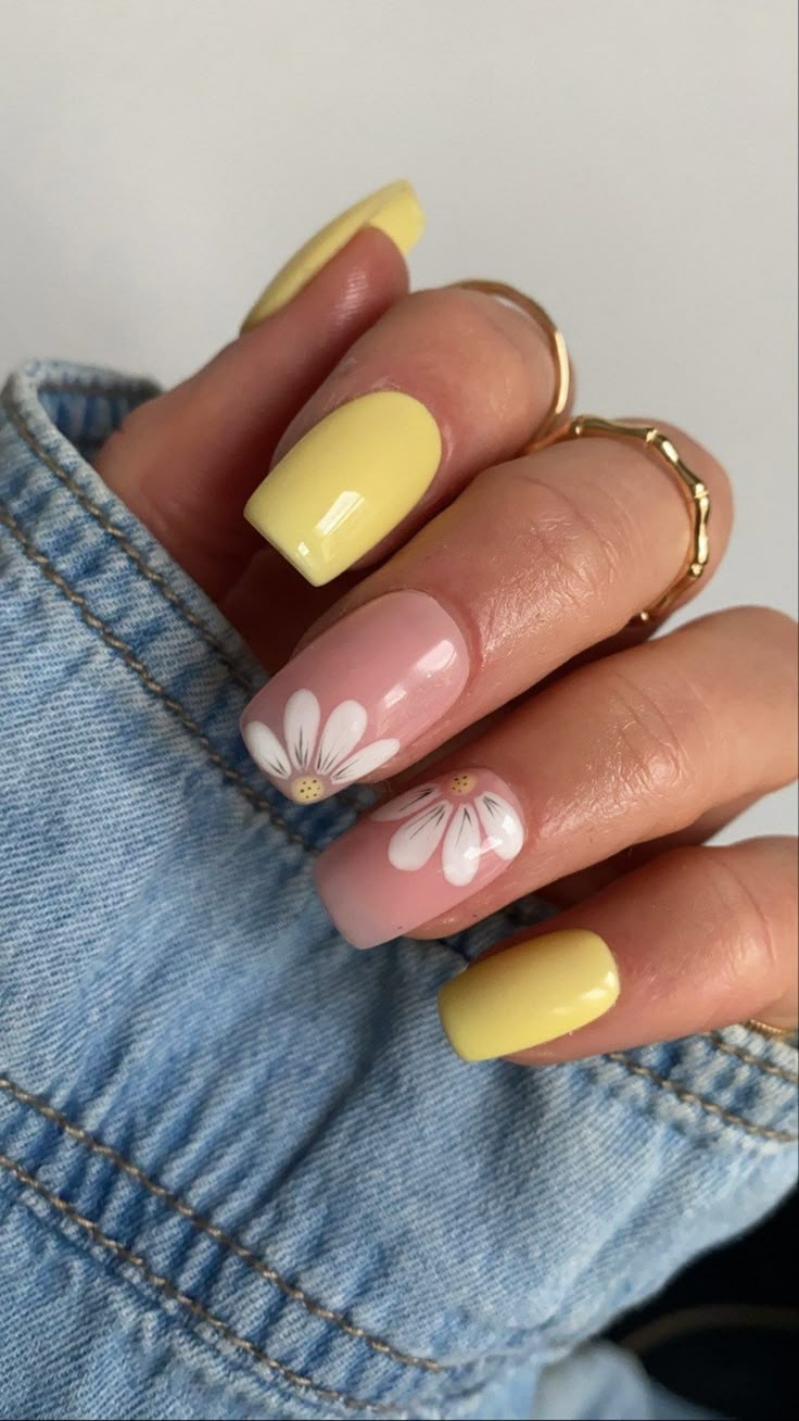 Sunshine on Your Fingertips: Summer Yellow Nail Designs to Brighten Your Look Sunshine on Your Fingertips: Summer Yellow Nail Designs to Brighten Your Look