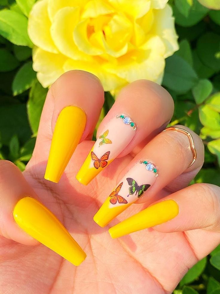 Sunshine on Your Fingertips: Summer Yellow Nail Designs to Brighten Your Look