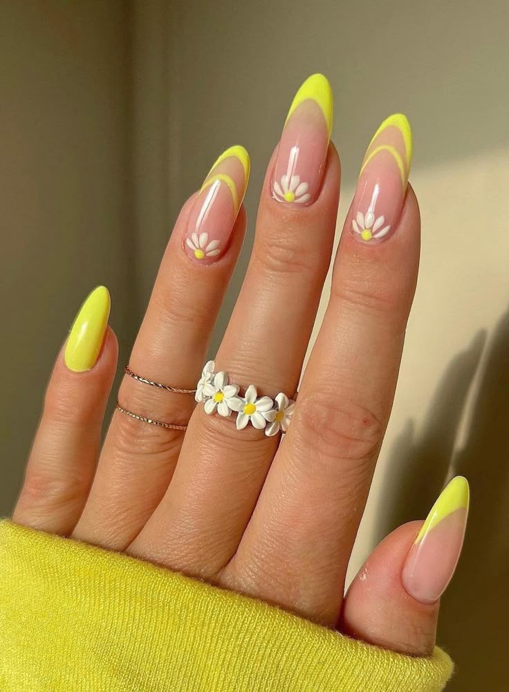Sunshine on Your Fingertips: Summer Yellow Nail Designs to Brighten Your Look Sunshine on Your Fingertips: Summer Yellow Nail Designs to Brighten Your Look